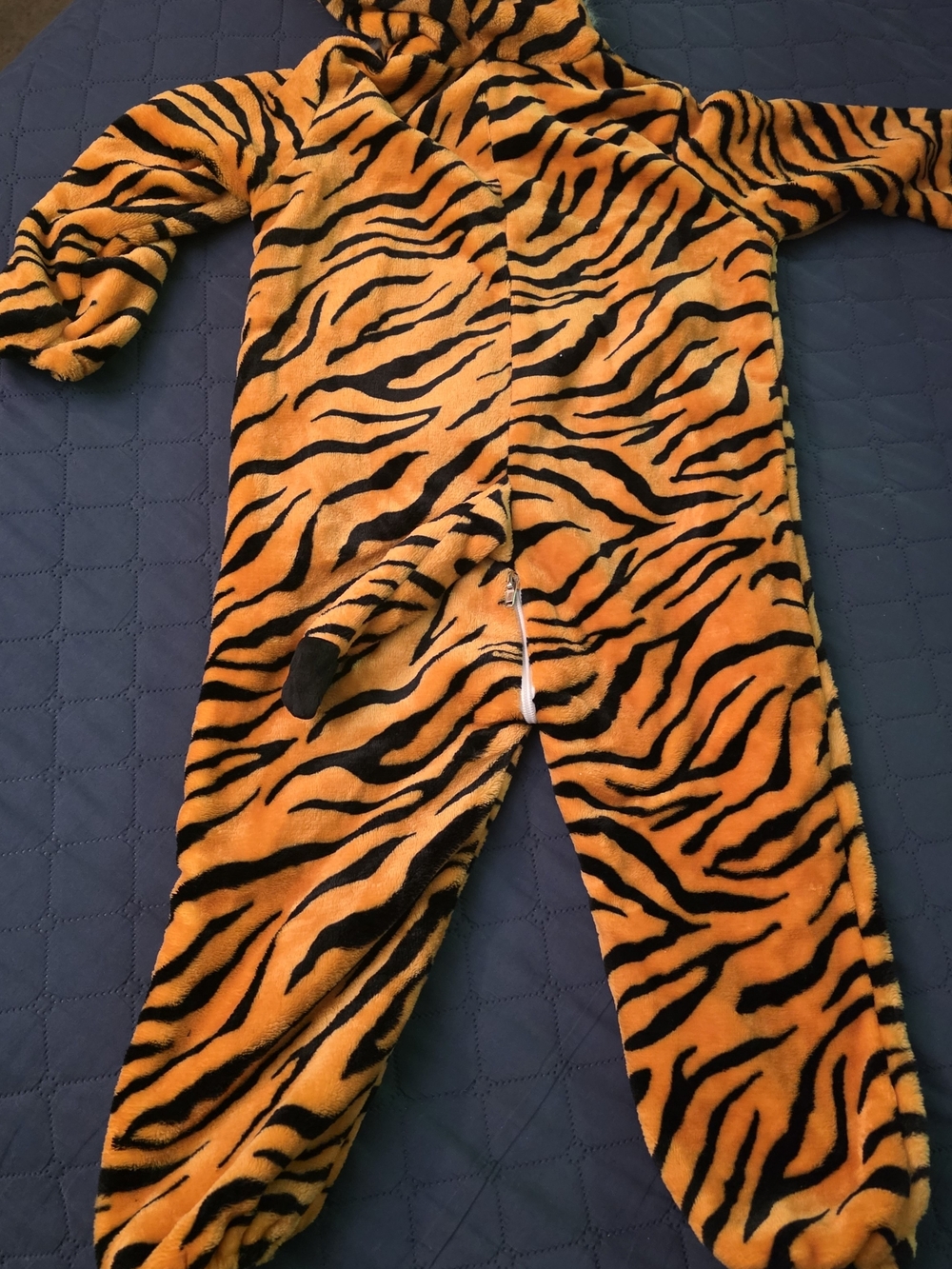 Kids Orange Tiger-Print Plush Pajamas - Picture 9 of 10